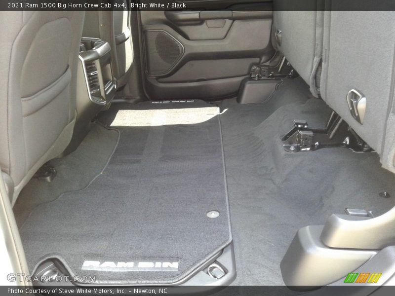 Bright White / Black 2021 Ram 1500 Big Horn Crew Cab 4x4