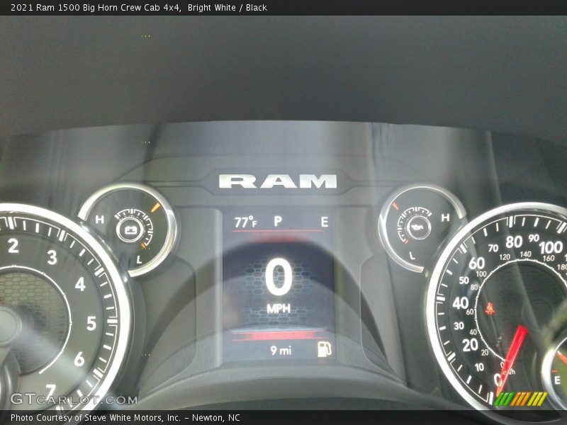 Bright White / Black 2021 Ram 1500 Big Horn Crew Cab 4x4