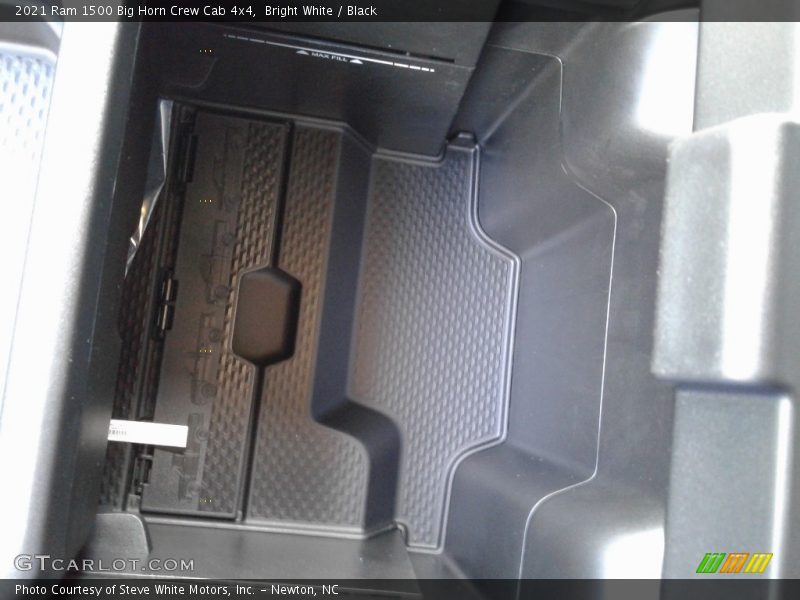 Bright White / Black 2021 Ram 1500 Big Horn Crew Cab 4x4