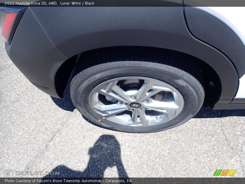 Lunar White / Black 2022 Hyundai Kona SEL AWD