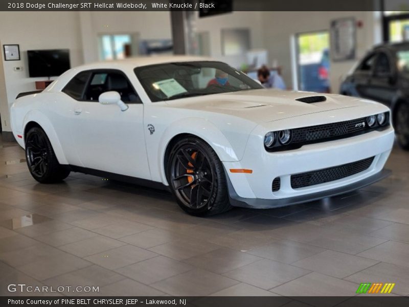 Front 3/4 View of 2018 Challenger SRT Hellcat Widebody