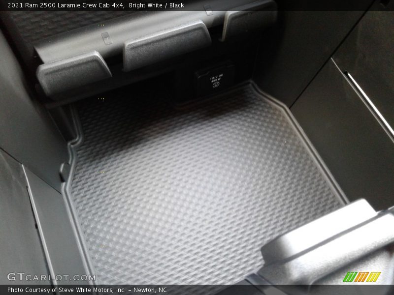 Bright White / Black 2021 Ram 2500 Laramie Crew Cab 4x4
