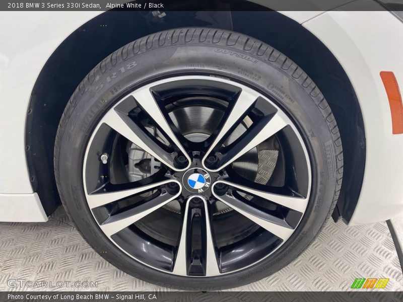 Alpine White / Black 2018 BMW 3 Series 330i Sedan