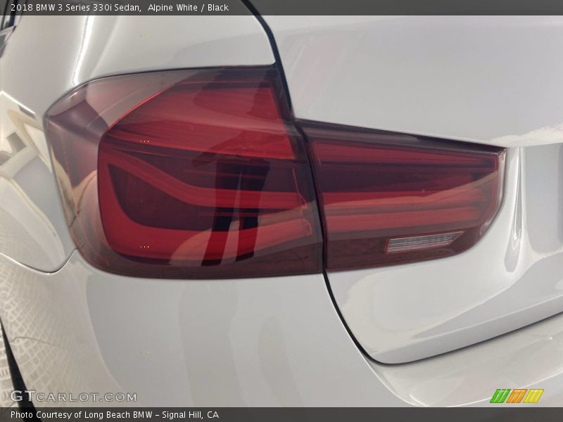 Alpine White / Black 2018 BMW 3 Series 330i Sedan