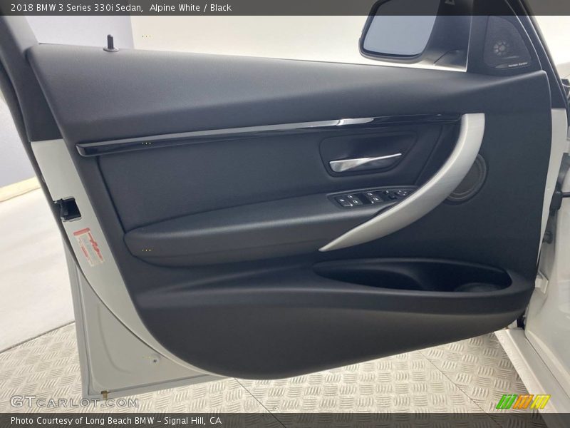 Alpine White / Black 2018 BMW 3 Series 330i Sedan