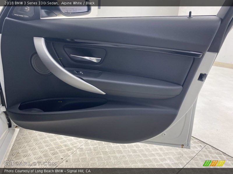 Alpine White / Black 2018 BMW 3 Series 330i Sedan