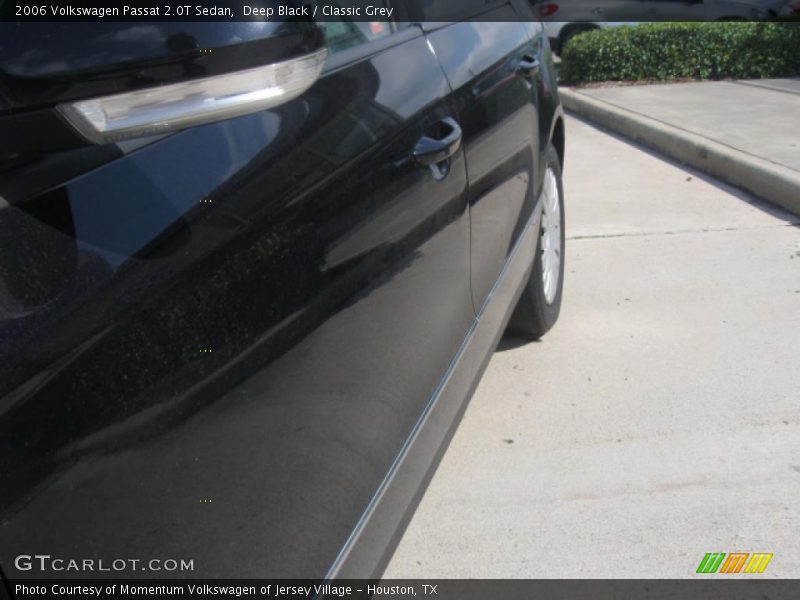 Deep Black / Classic Grey 2006 Volkswagen Passat 2.0T Sedan