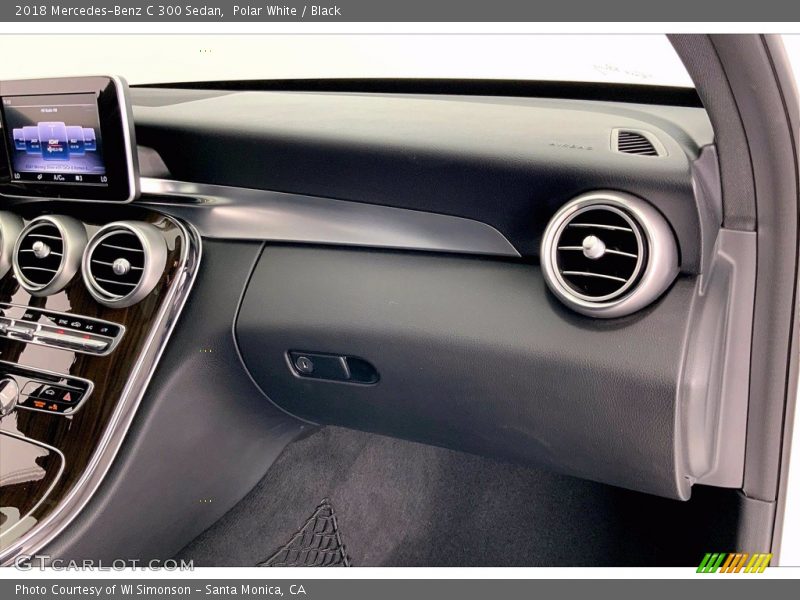 Polar White / Black 2018 Mercedes-Benz C 300 Sedan
