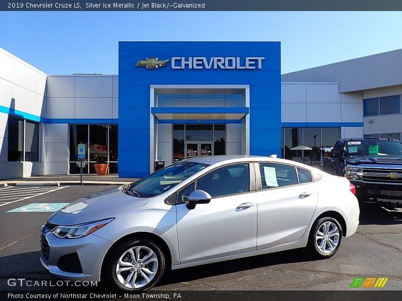 Silver Ice Metallic / Jet Black/­Galvanized 2019 Chevrolet Cruze LS