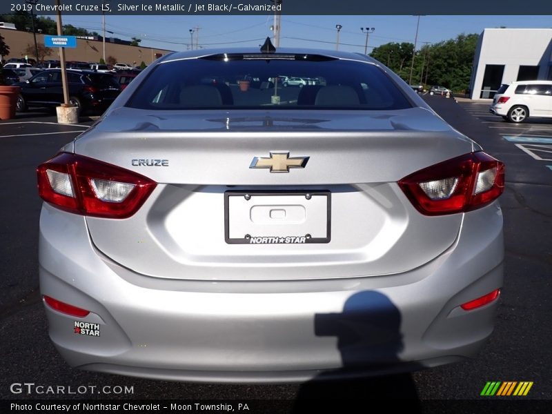 Silver Ice Metallic / Jet Black/­Galvanized 2019 Chevrolet Cruze LS