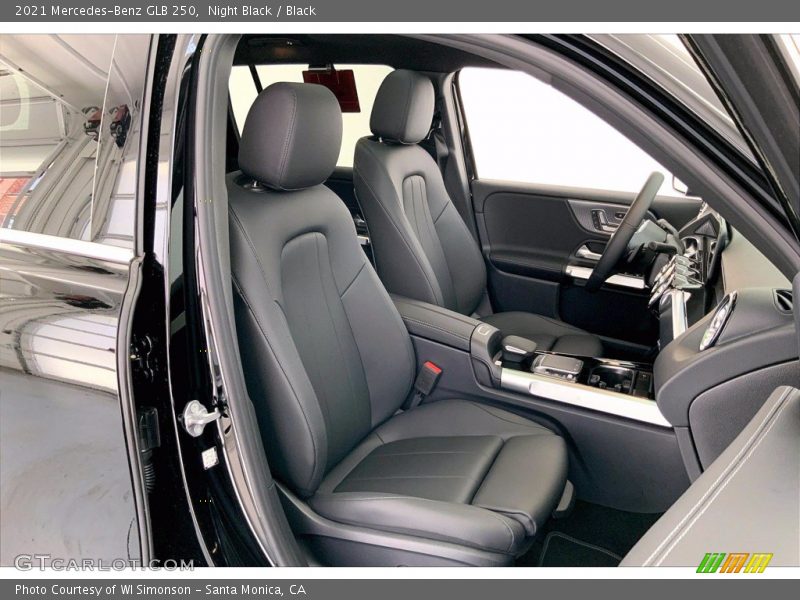Night Black / Black 2021 Mercedes-Benz GLB 250