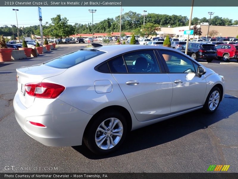 Silver Ice Metallic / Jet Black/­Galvanized 2019 Chevrolet Cruze LS