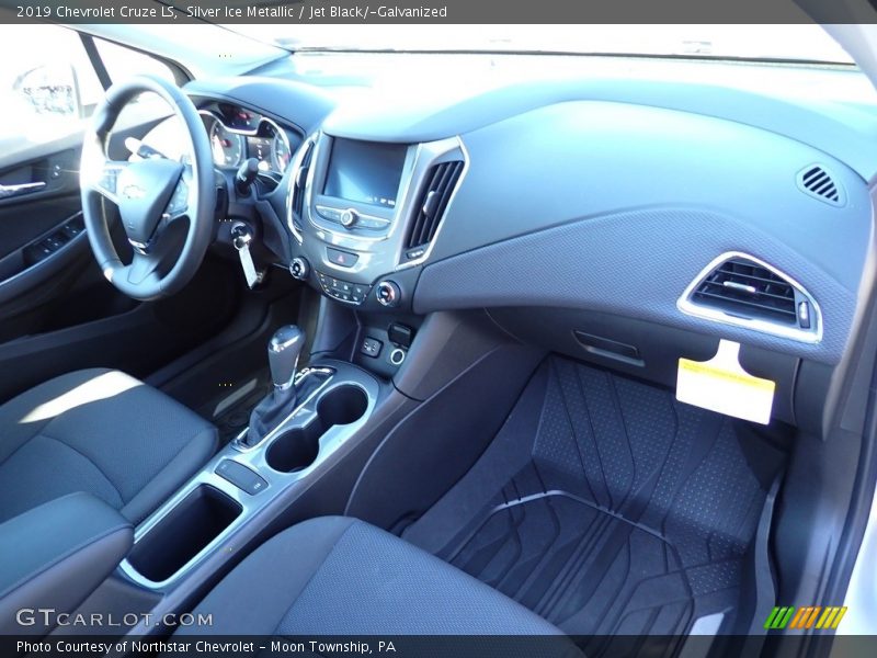 Silver Ice Metallic / Jet Black/­Galvanized 2019 Chevrolet Cruze LS