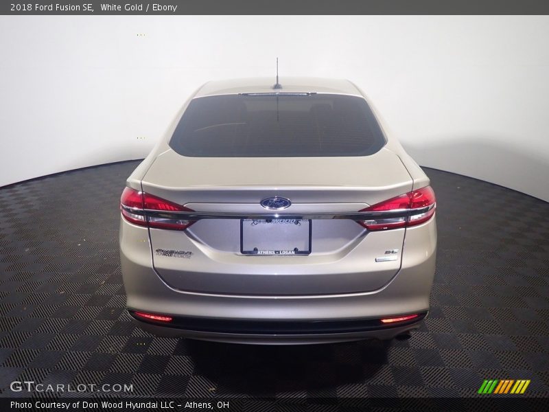 White Gold / Ebony 2018 Ford Fusion SE