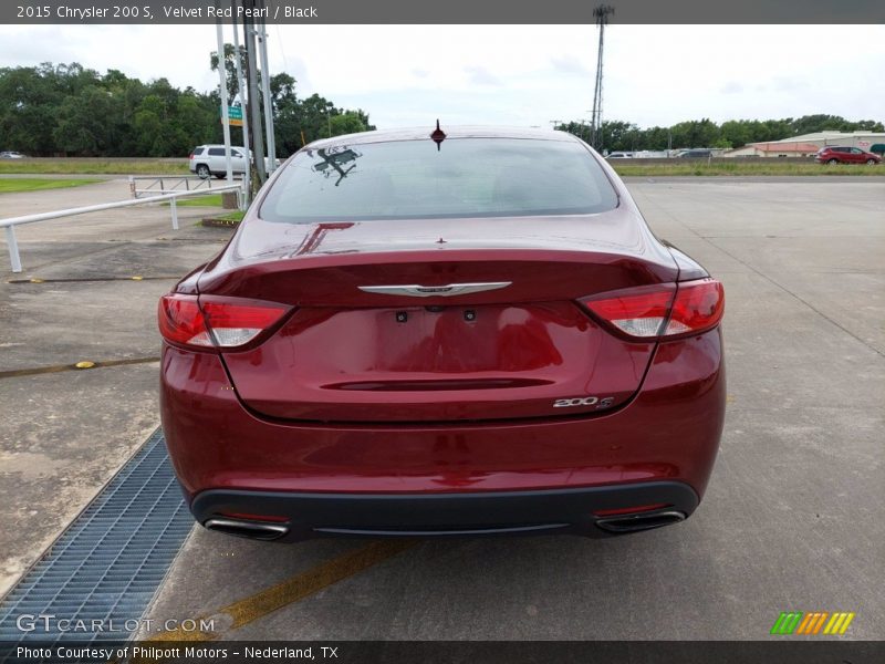 Velvet Red Pearl / Black 2015 Chrysler 200 S
