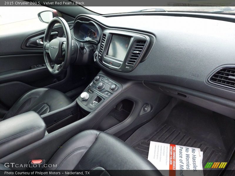 Velvet Red Pearl / Black 2015 Chrysler 200 S
