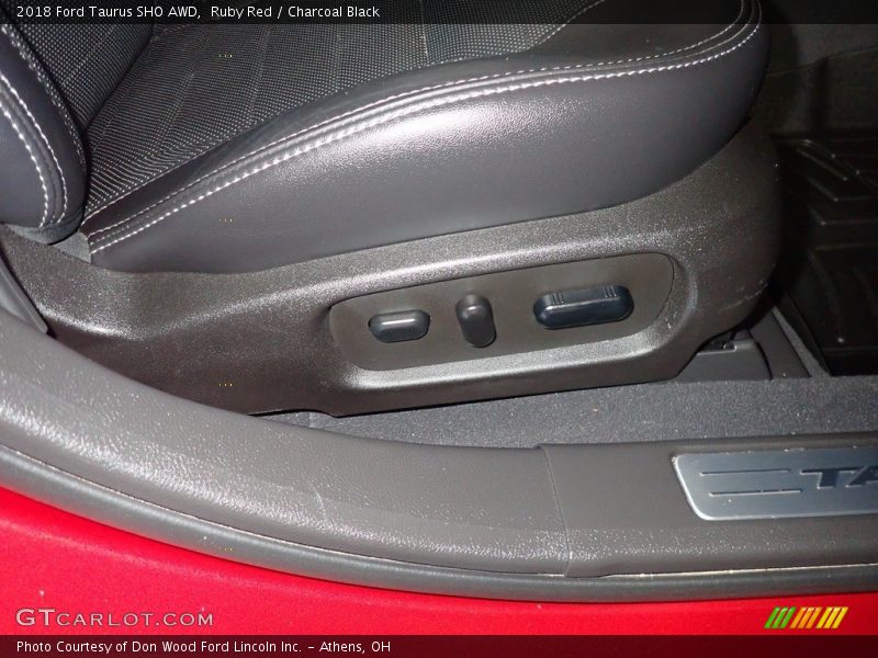 Front Seat of 2018 Taurus SHO AWD