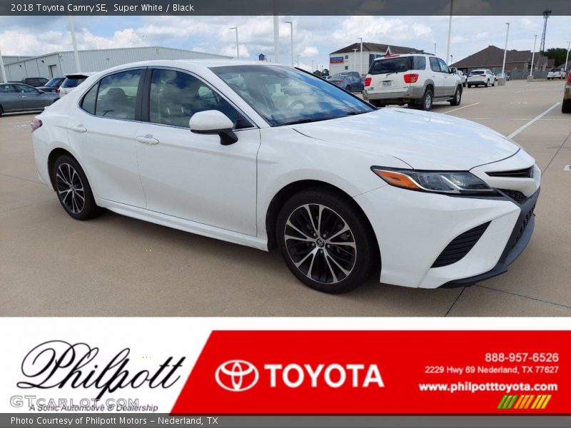 Super White / Black 2018 Toyota Camry SE
