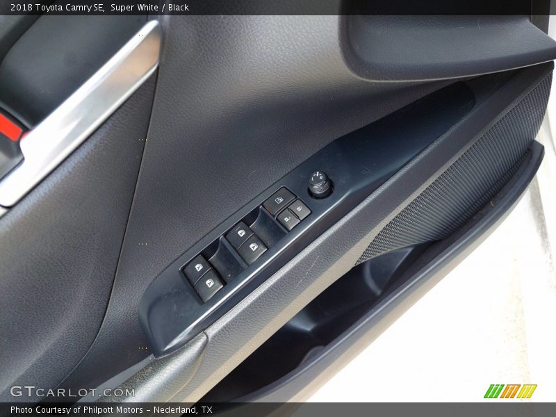 Super White / Black 2018 Toyota Camry SE