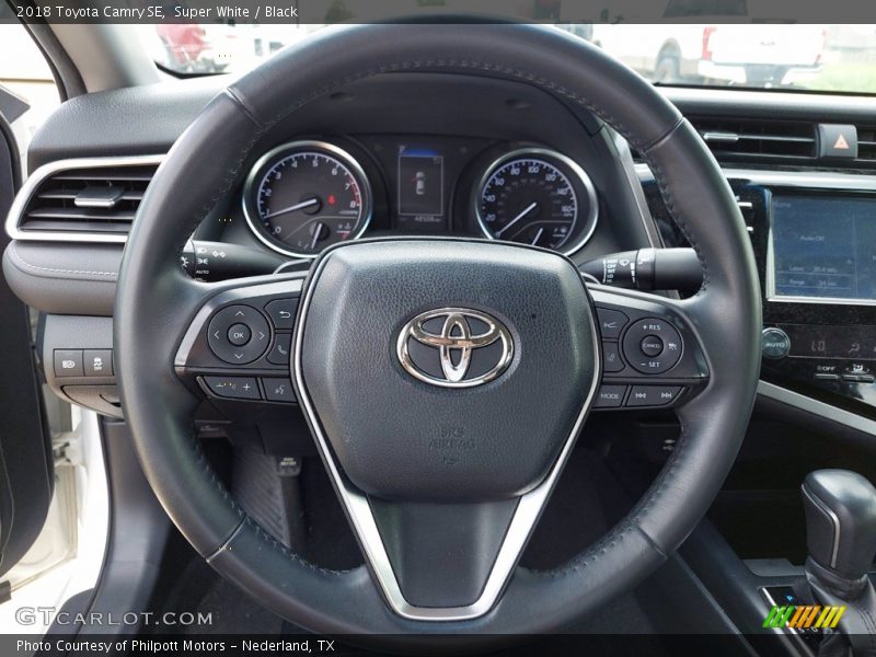 Super White / Black 2018 Toyota Camry SE