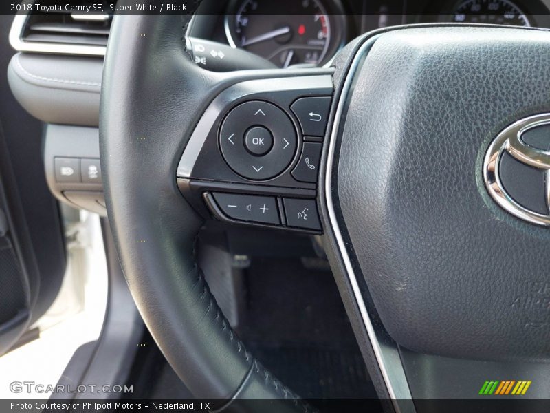 Super White / Black 2018 Toyota Camry SE