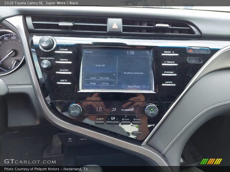 Super White / Black 2018 Toyota Camry SE
