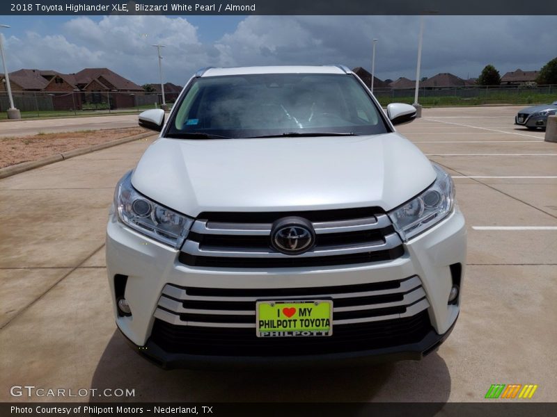 Blizzard White Pearl / Almond 2018 Toyota Highlander XLE
