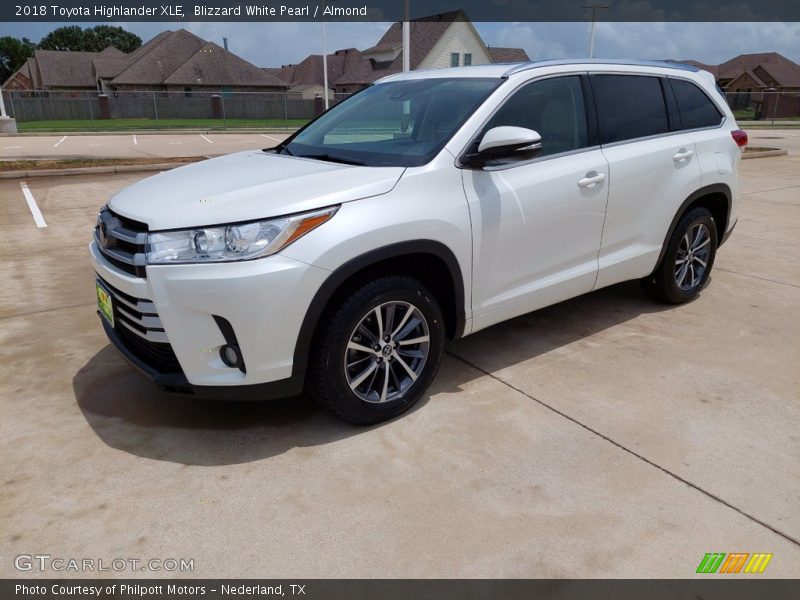 Blizzard White Pearl / Almond 2018 Toyota Highlander XLE