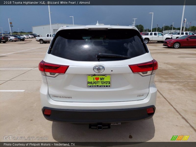 Blizzard White Pearl / Almond 2018 Toyota Highlander XLE