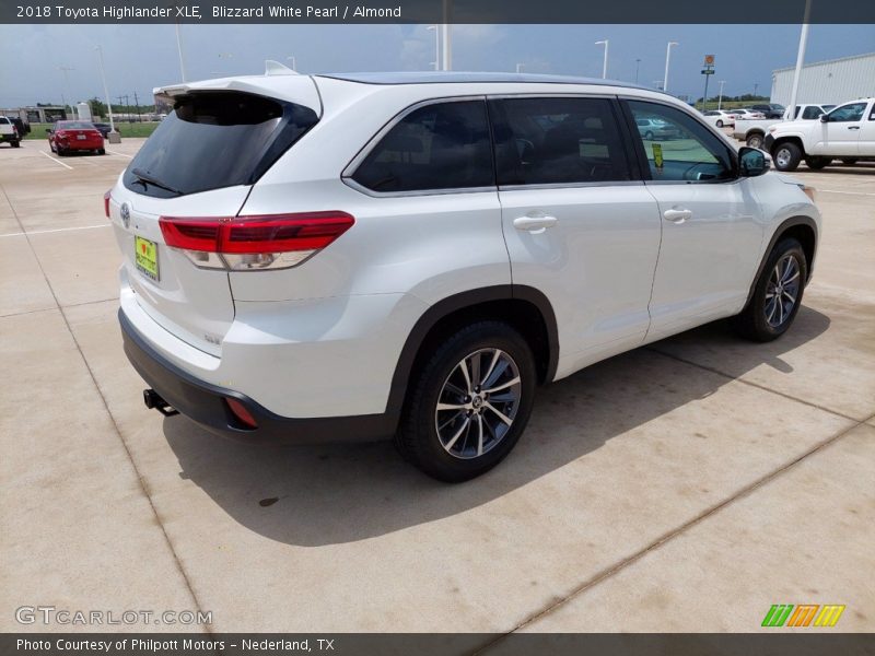 Blizzard White Pearl / Almond 2018 Toyota Highlander XLE