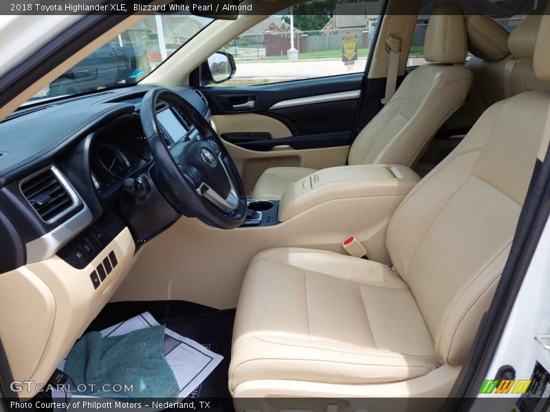 Blizzard White Pearl / Almond 2018 Toyota Highlander XLE