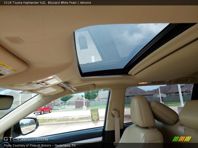 Blizzard White Pearl / Almond 2018 Toyota Highlander XLE