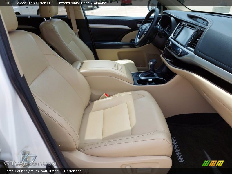 Blizzard White Pearl / Almond 2018 Toyota Highlander XLE