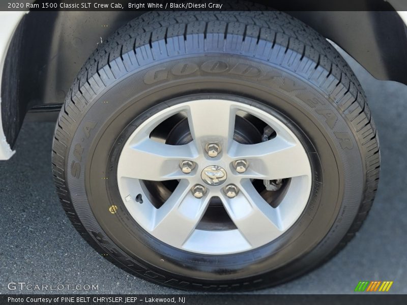 Bright White / Black/Diesel Gray 2020 Ram 1500 Classic SLT Crew Cab