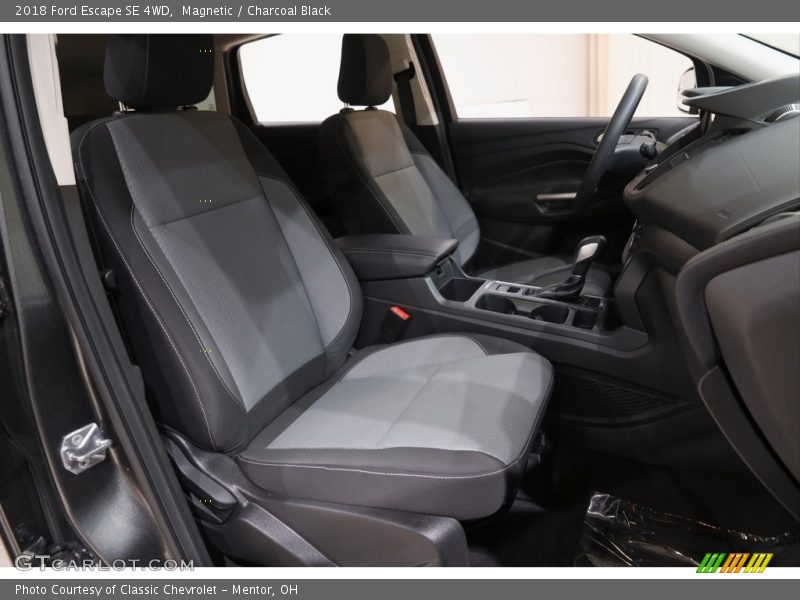 Magnetic / Charcoal Black 2018 Ford Escape SE 4WD