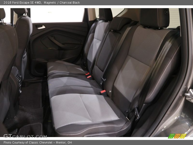 Magnetic / Charcoal Black 2018 Ford Escape SE 4WD