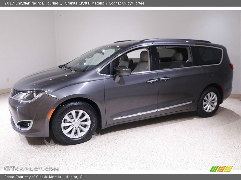 Granite Crystal Metallic / Cognac/Alloy/Toffee 2017 Chrysler Pacifica Touring L