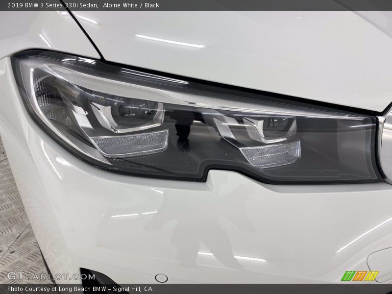 Alpine White / Black 2019 BMW 3 Series 330i Sedan