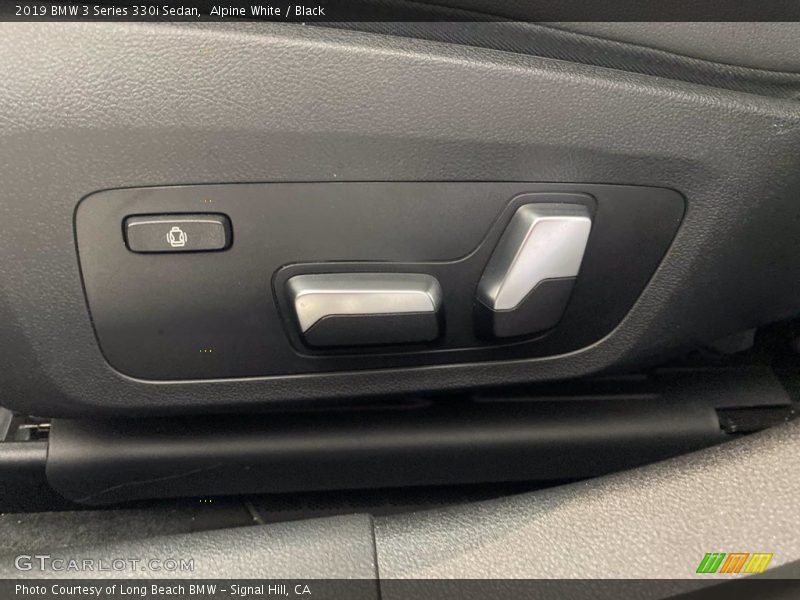 Alpine White / Black 2019 BMW 3 Series 330i Sedan