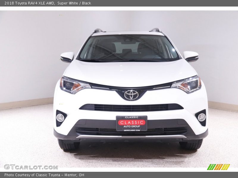 Super White / Black 2018 Toyota RAV4 XLE AWD
