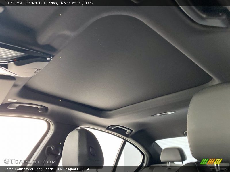 Alpine White / Black 2019 BMW 3 Series 330i Sedan