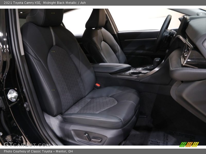 Midnight Black Metallic / Ash 2021 Toyota Camry XSE