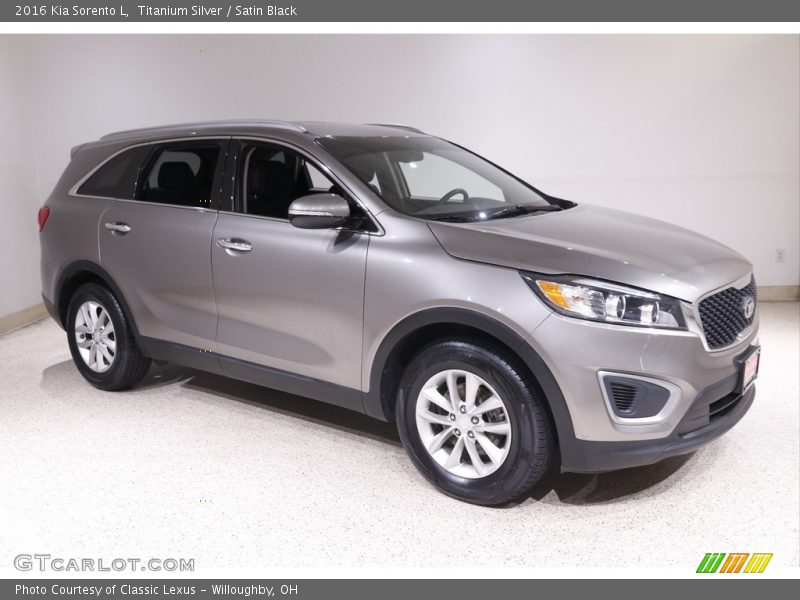 Titanium Silver / Satin Black 2016 Kia Sorento L