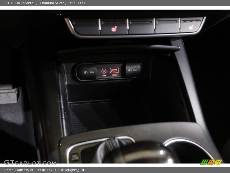 Titanium Silver / Satin Black 2016 Kia Sorento L