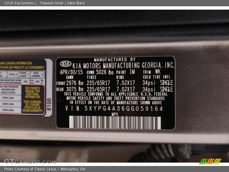 Titanium Silver / Satin Black 2016 Kia Sorento L