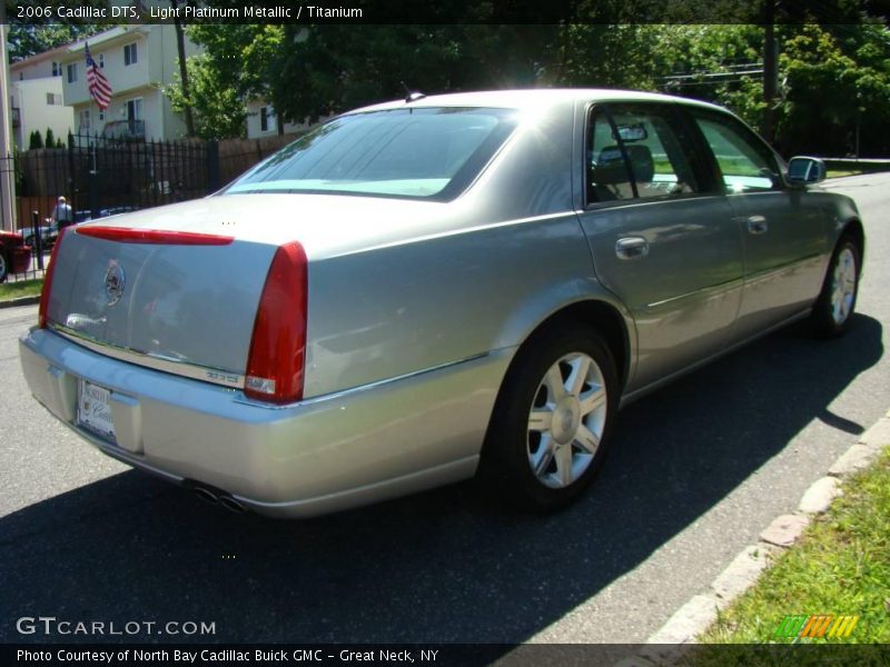 Light Platinum Metallic / Titanium 2006 Cadillac DTS