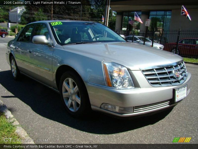 Light Platinum Metallic / Titanium 2006 Cadillac DTS