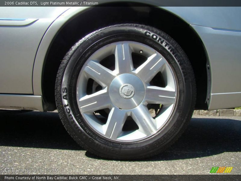 Light Platinum Metallic / Titanium 2006 Cadillac DTS