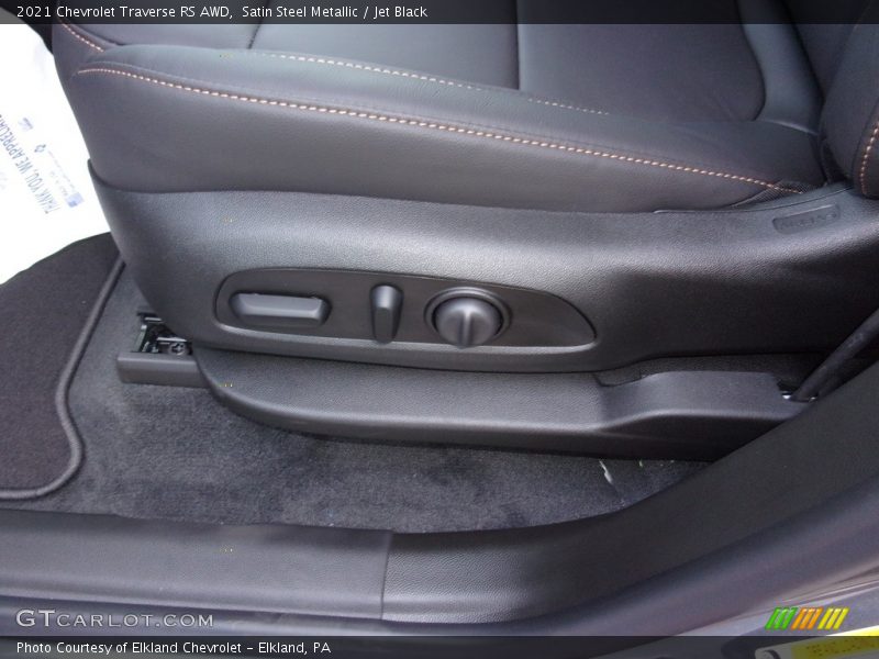 Satin Steel Metallic / Jet Black 2021 Chevrolet Traverse RS AWD