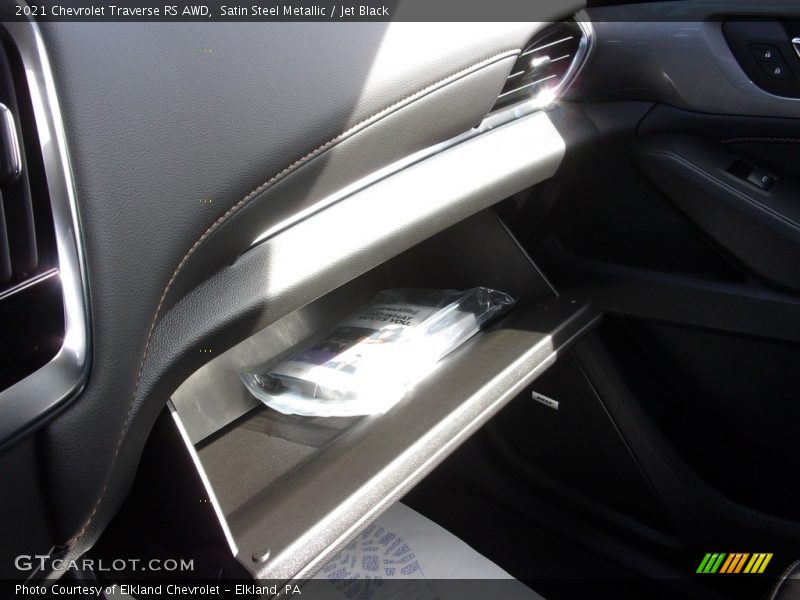 Satin Steel Metallic / Jet Black 2021 Chevrolet Traverse RS AWD